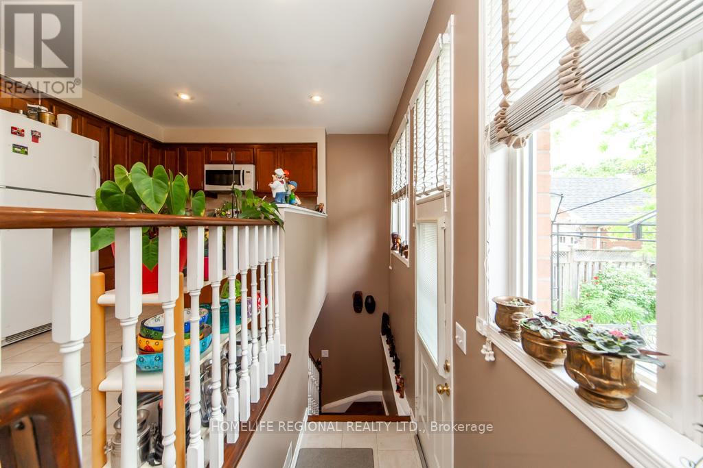 20 ROSEMARIE CRESCENT - 15