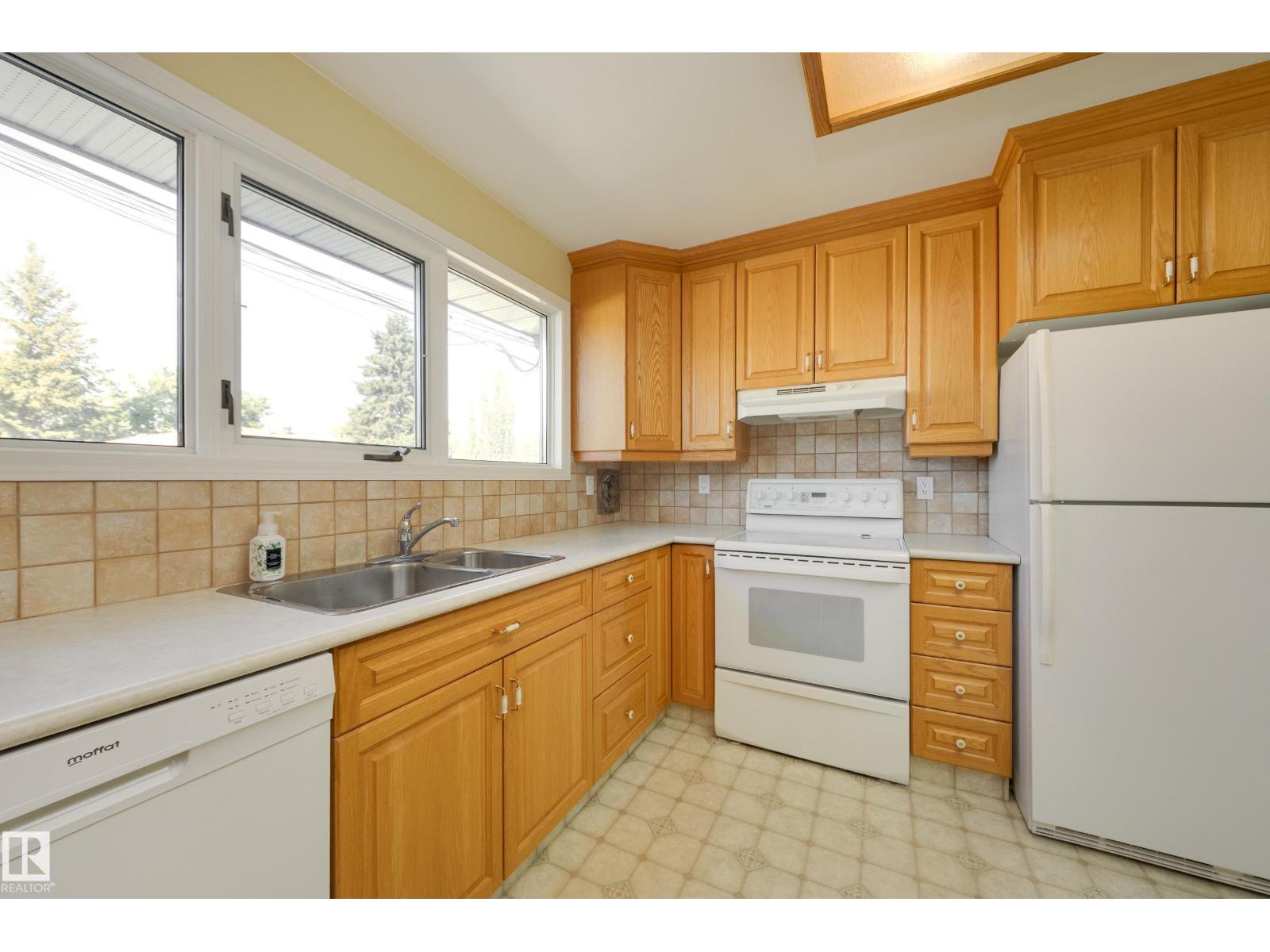 4820 109 AV NW - 15