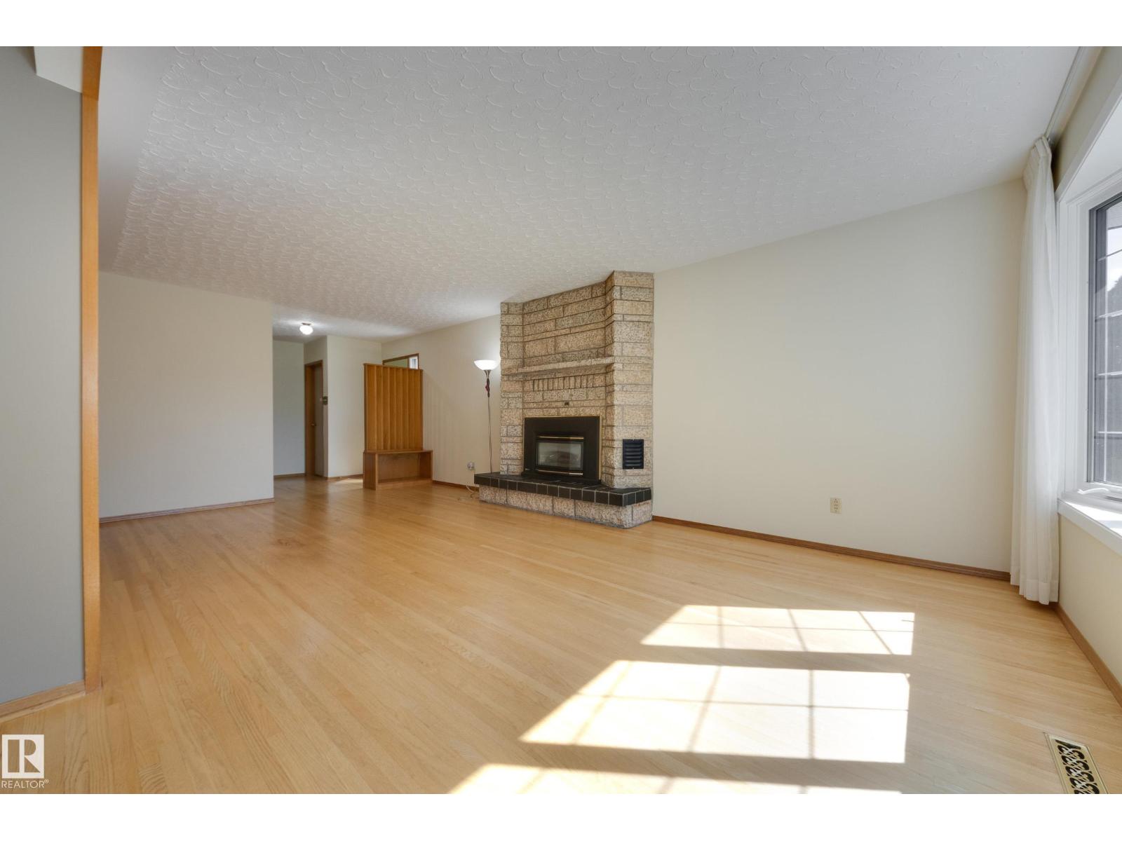 4820 109 AV NW - Image 6