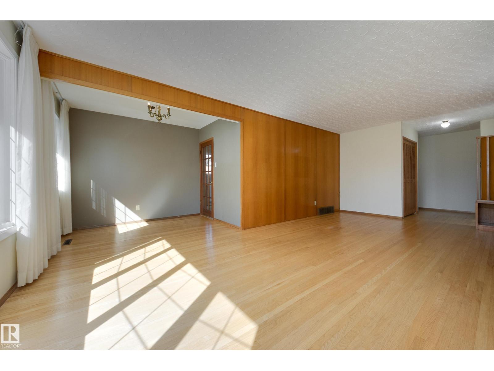 4820 109 AV NW - Image 8