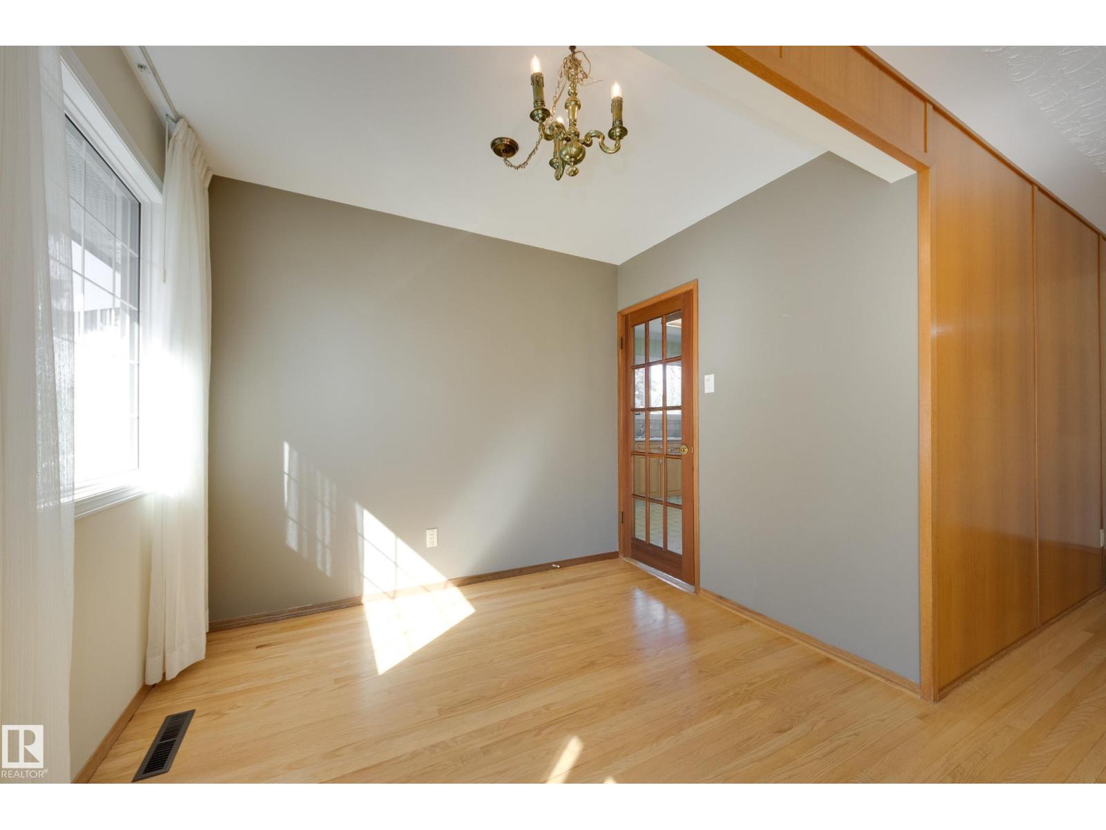 4820 109 AV NW - Image 9