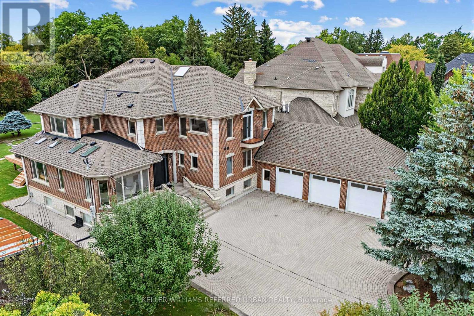 18 YONGEVIEW AVENUE - 1