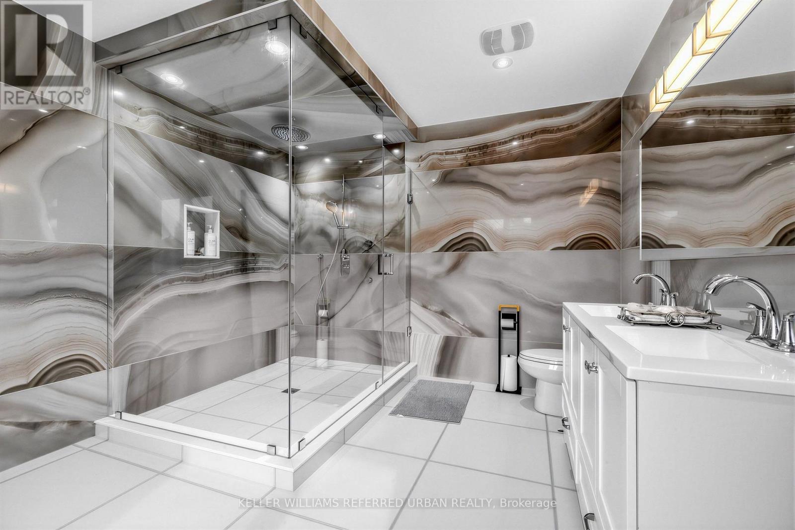 18 YONGEVIEW AVENUE - 19