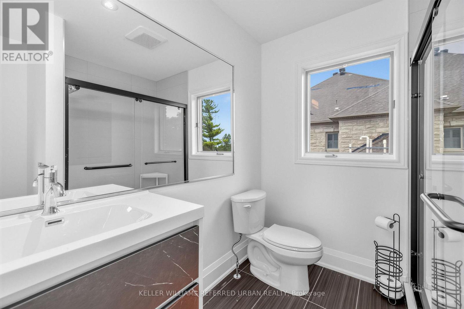 18 YONGEVIEW AVENUE - 22