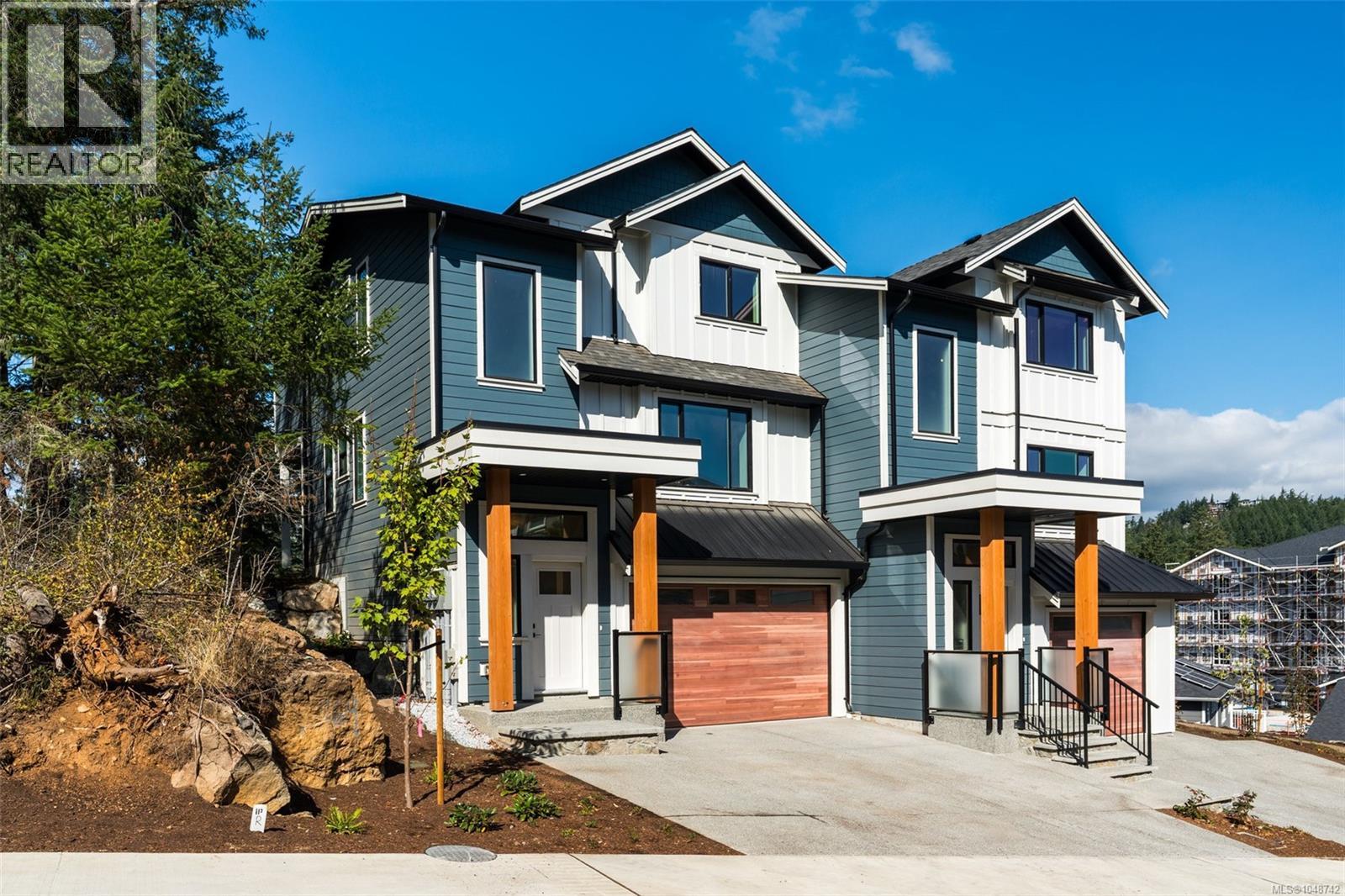 #2 571 Bezanton Way - 2