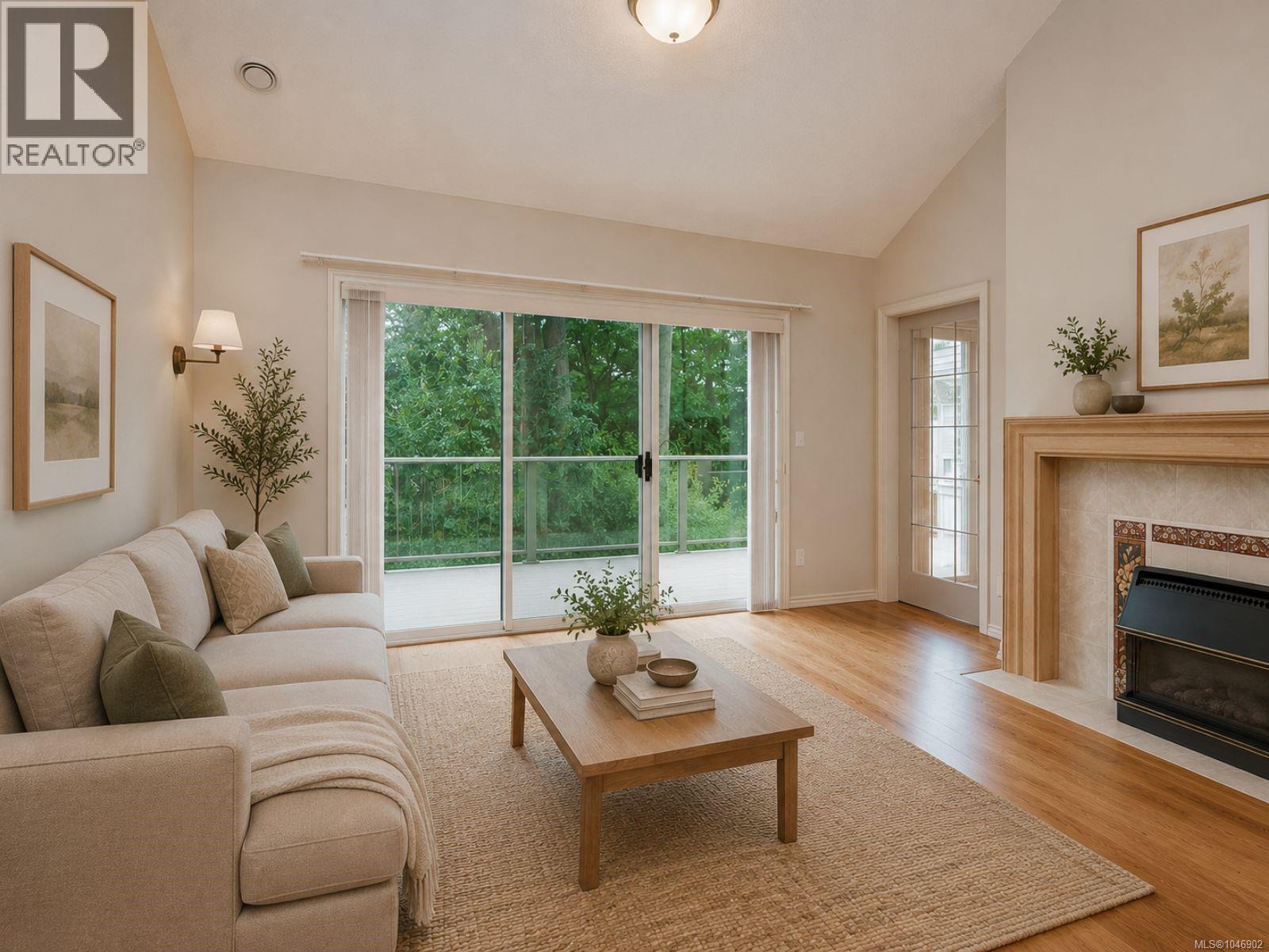 1 928 Bearwood Lane, Saanich
