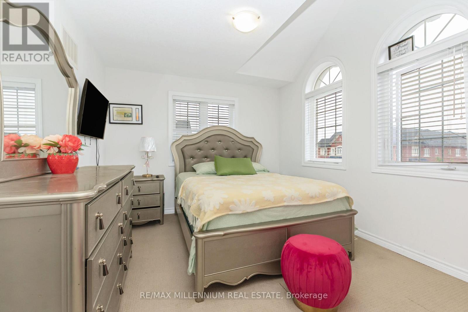 366 REMEMBRANCE ROAD - 30