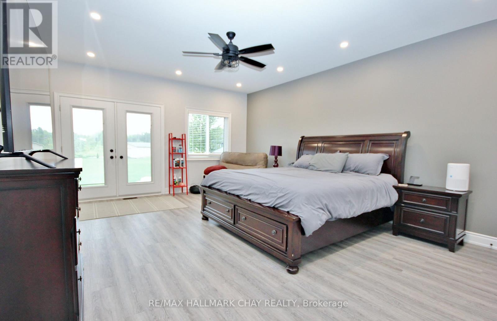 37 HILLSIDE DRIVE - 14