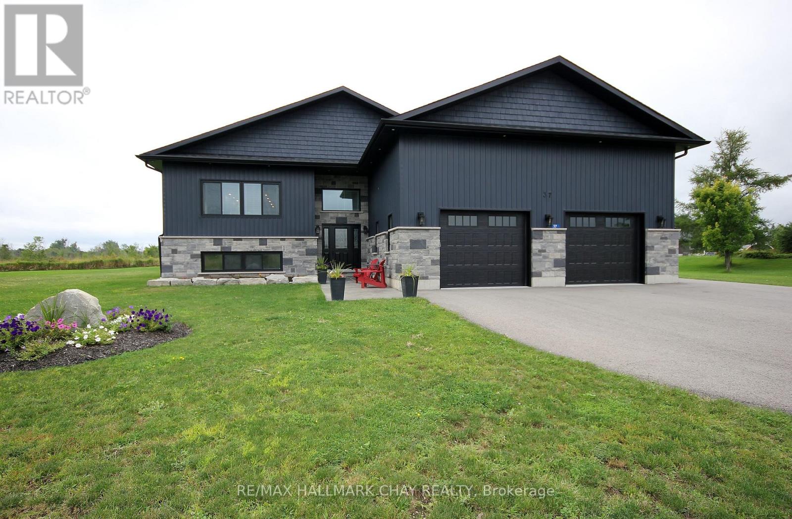 37 HILLSIDE DRIVE - 2