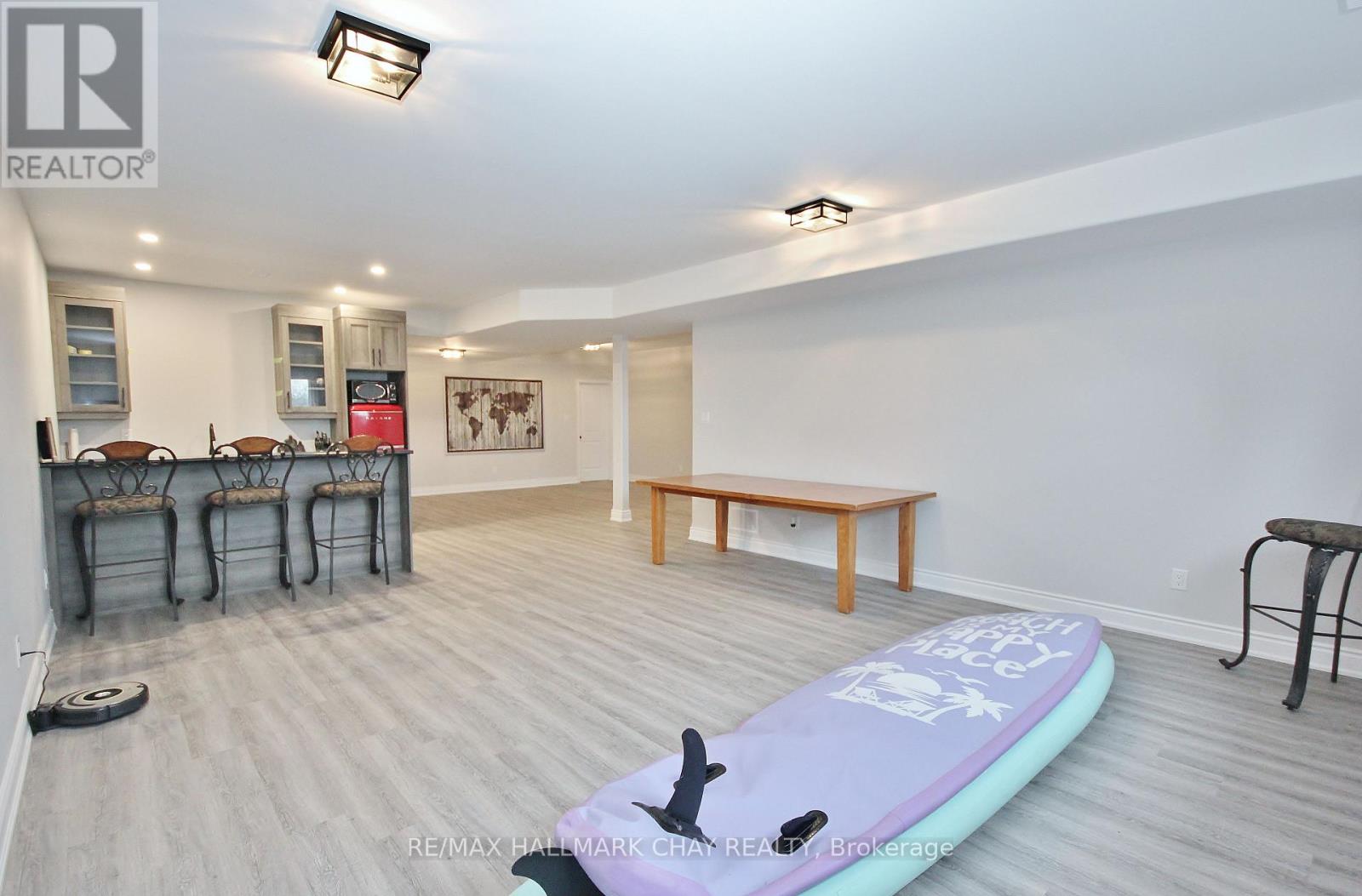 37 HILLSIDE DRIVE - 23