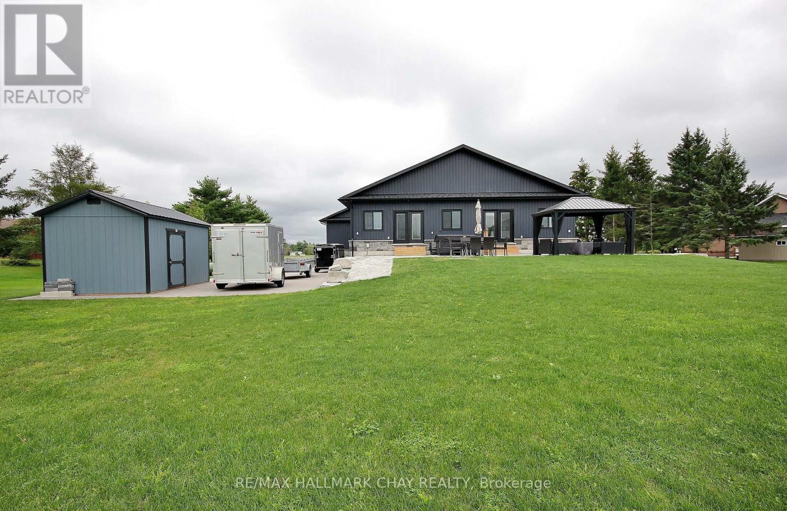 37 HILLSIDE DRIVE - 29