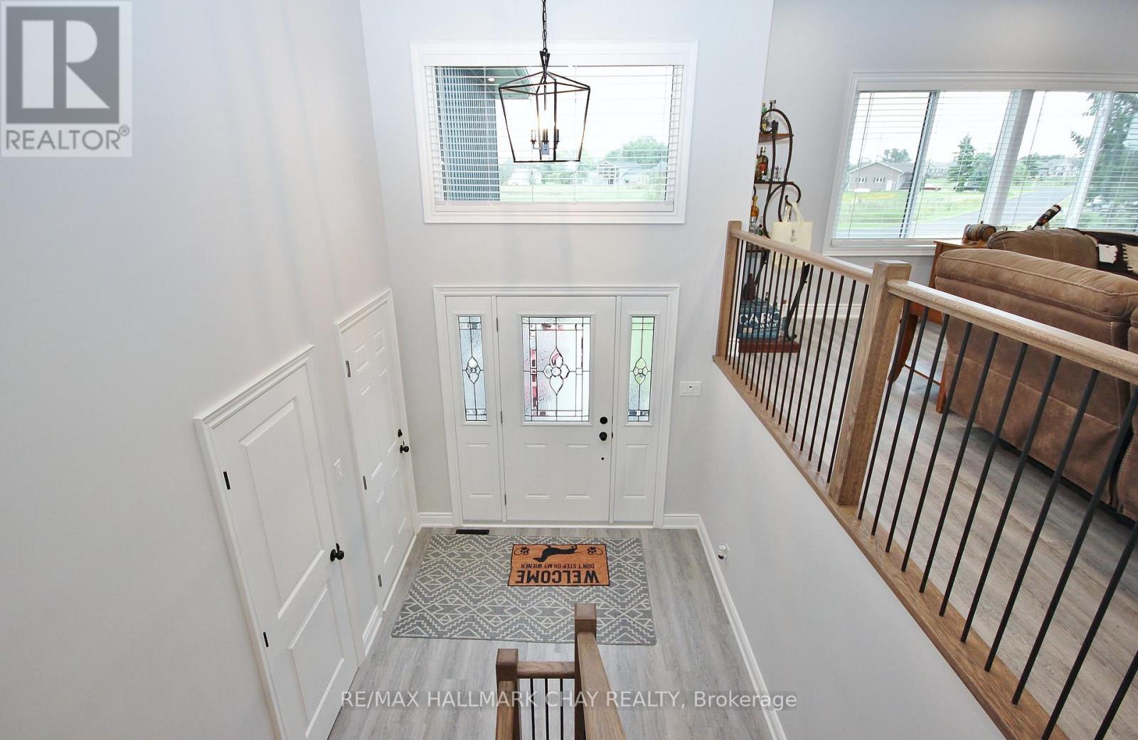 37 HILLSIDE DRIVE - 4
