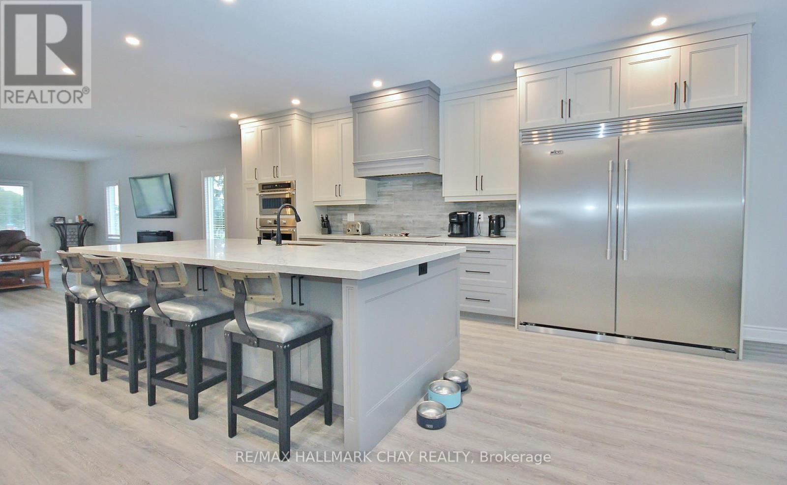 37 HILLSIDE DRIVE - 8