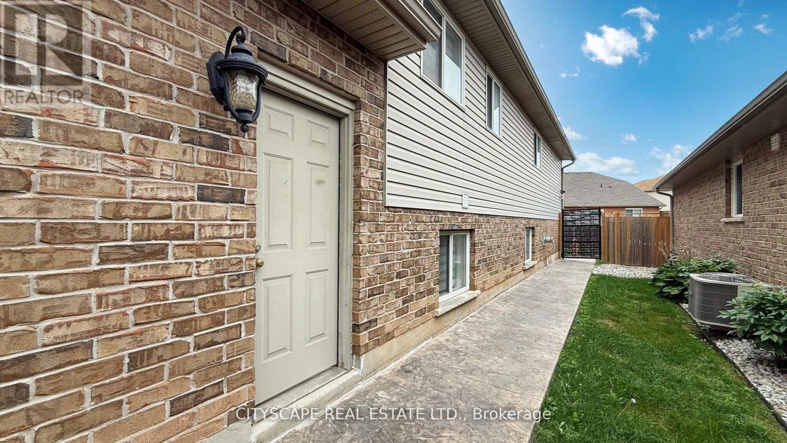 8655 WESTPORT DRIVE - 3