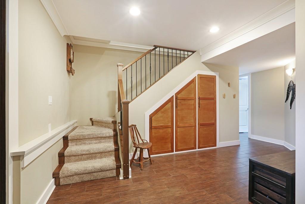 19714 36 Avenue, Langley, British Columbia, V3A7G1, Langley, British Columbia — photo 4 of 5