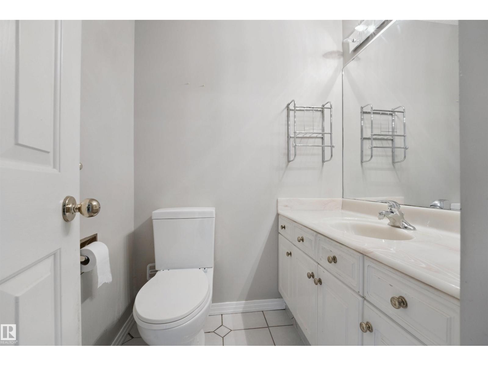 5107 17 AV NW - 24