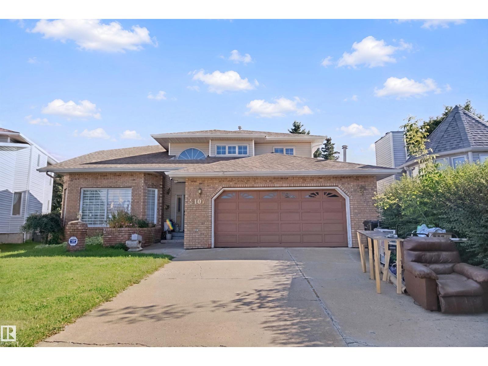 5107 17 AV NW, Edmonton, Alberta, T6L1X6