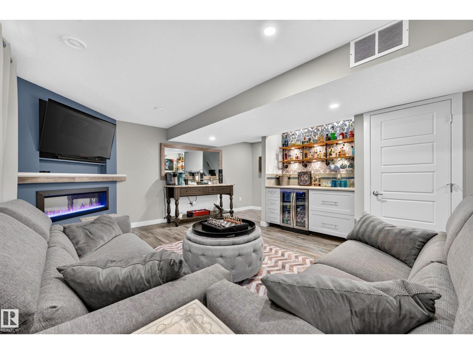 18040 89 ST NW - 43