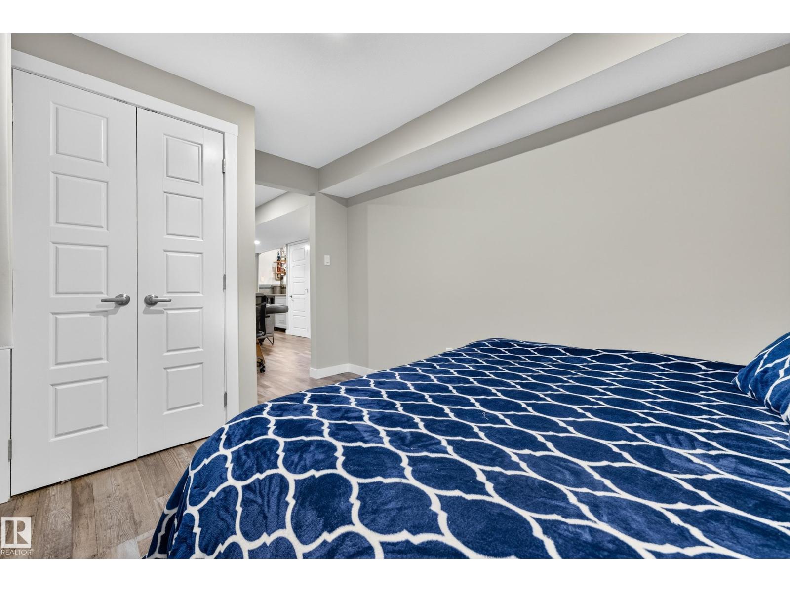 18040 89 ST NW - 48
