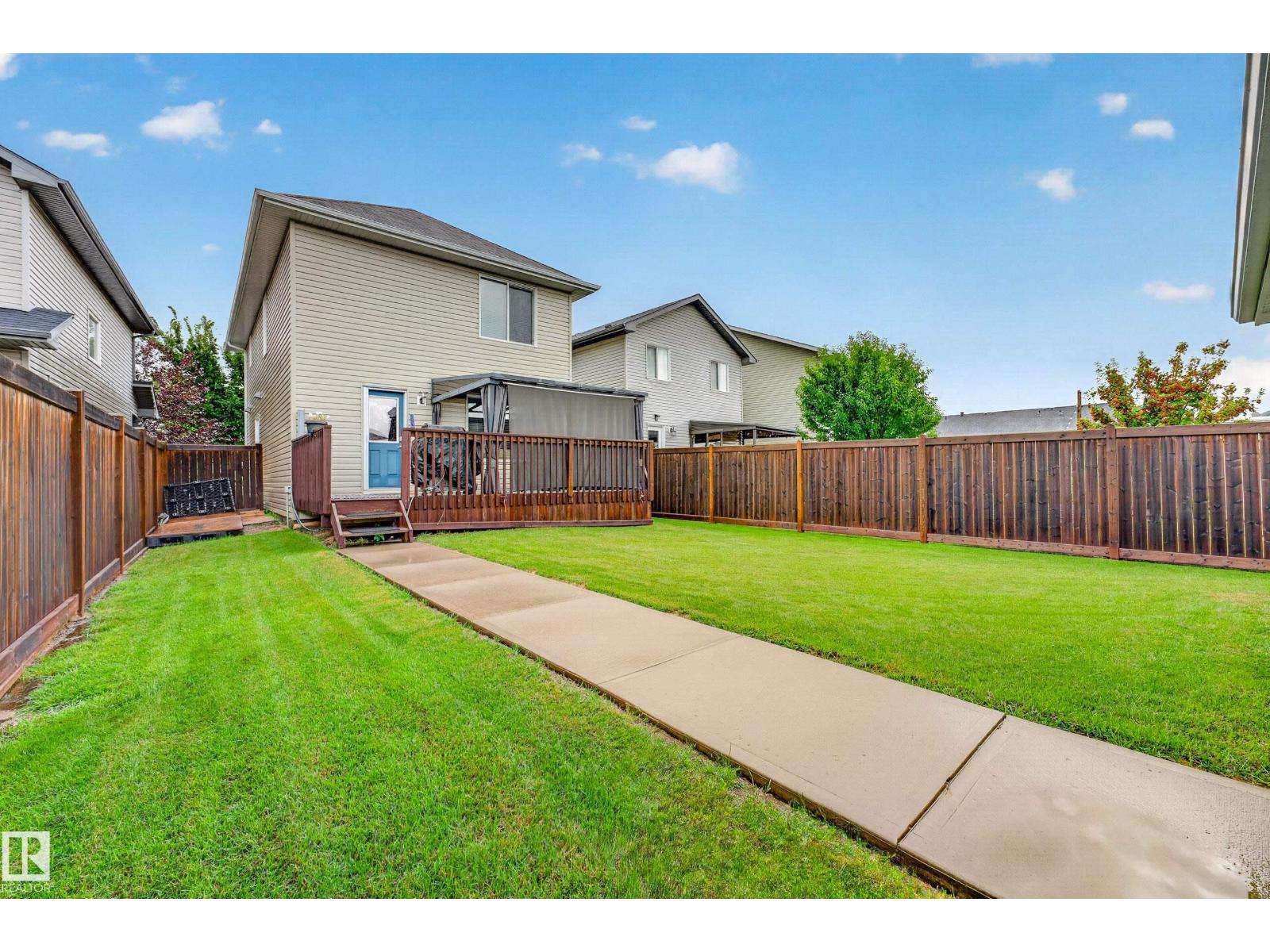 18040 89 ST NW - 61