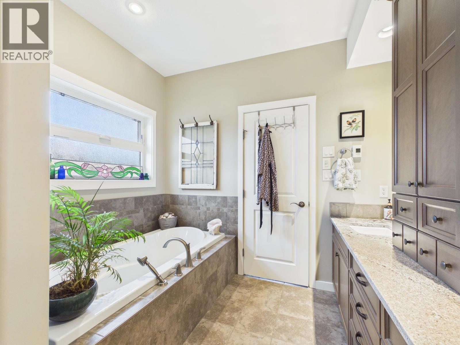 335 MANDARINO PLACE - Image 23