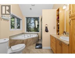 Bedroom 3 - 1897 Dragon Hill Road, Quesnel, BC V2J4B9 Photo 10