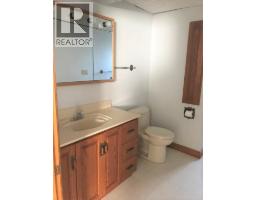 Kitchen - 124 Paddock Road, Wallaceburg, ON N8A4Y3 Photo 11