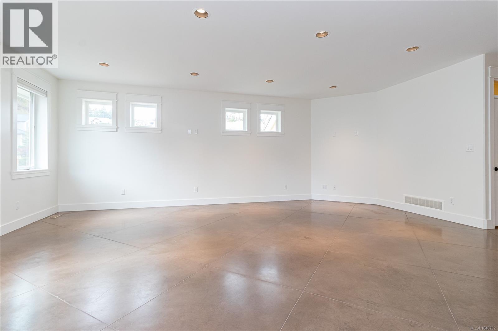 502 Nottingham Dr - Image 5