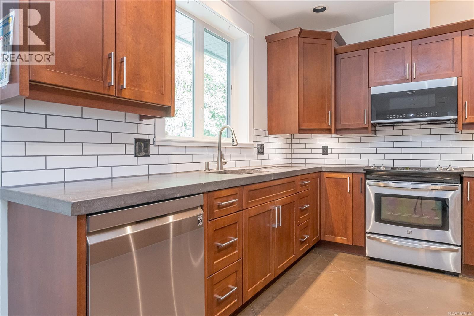 502 Nottingham Dr - 12