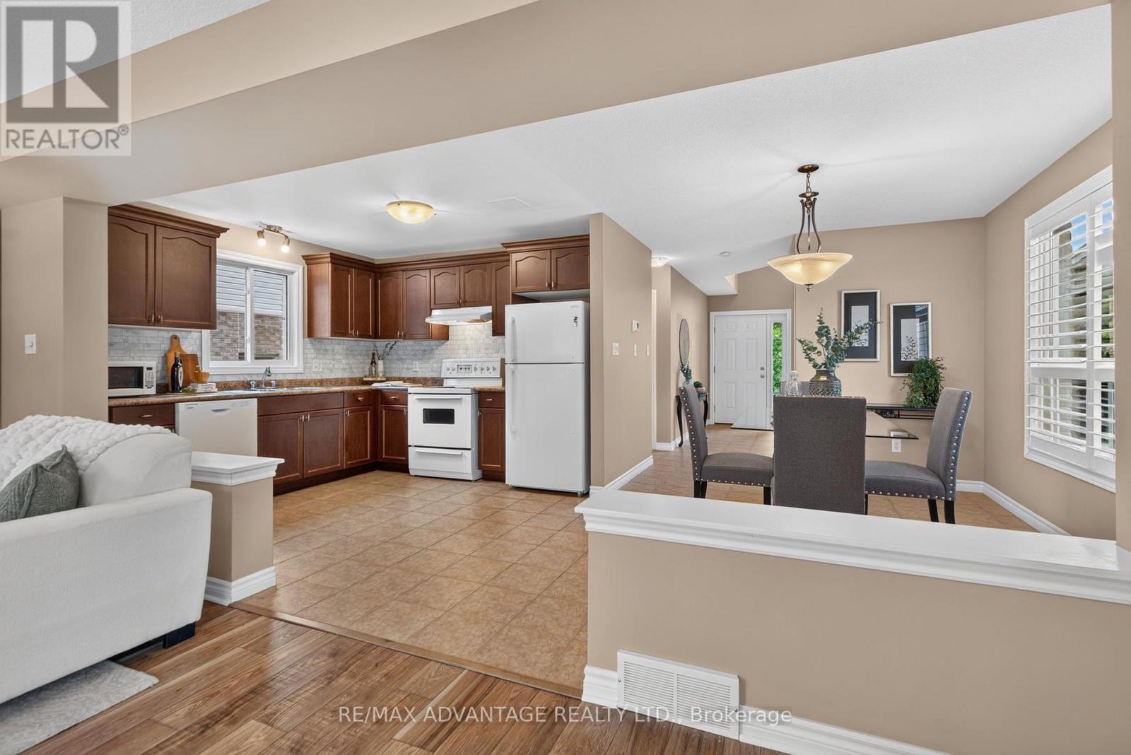 782 REEVES AVENUE - 7