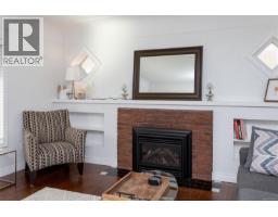 Bedroom - 4121 Quadra St, Saanich, BC V8X1L1 Photo 6