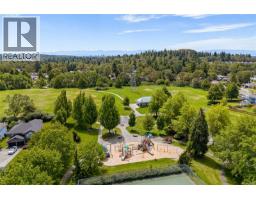 4121 Quadra St, Saanich, BC V8X1L1 Photo 42