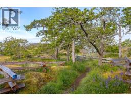 4121 Quadra St, Saanich, BC V8X1L1 Photo 47