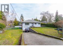 4121 Quadra St, Saanich, BC V8X1L1 Photo 37
