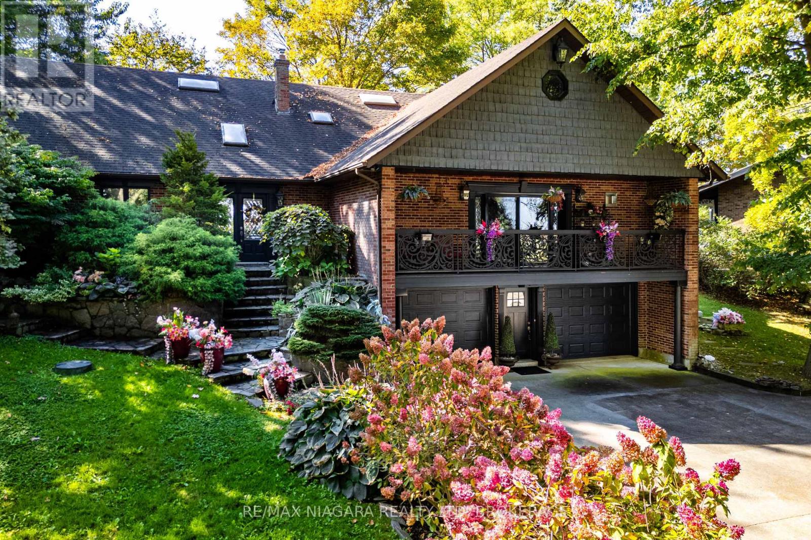 Property for sale at 735 LAKESHORE ROAD E