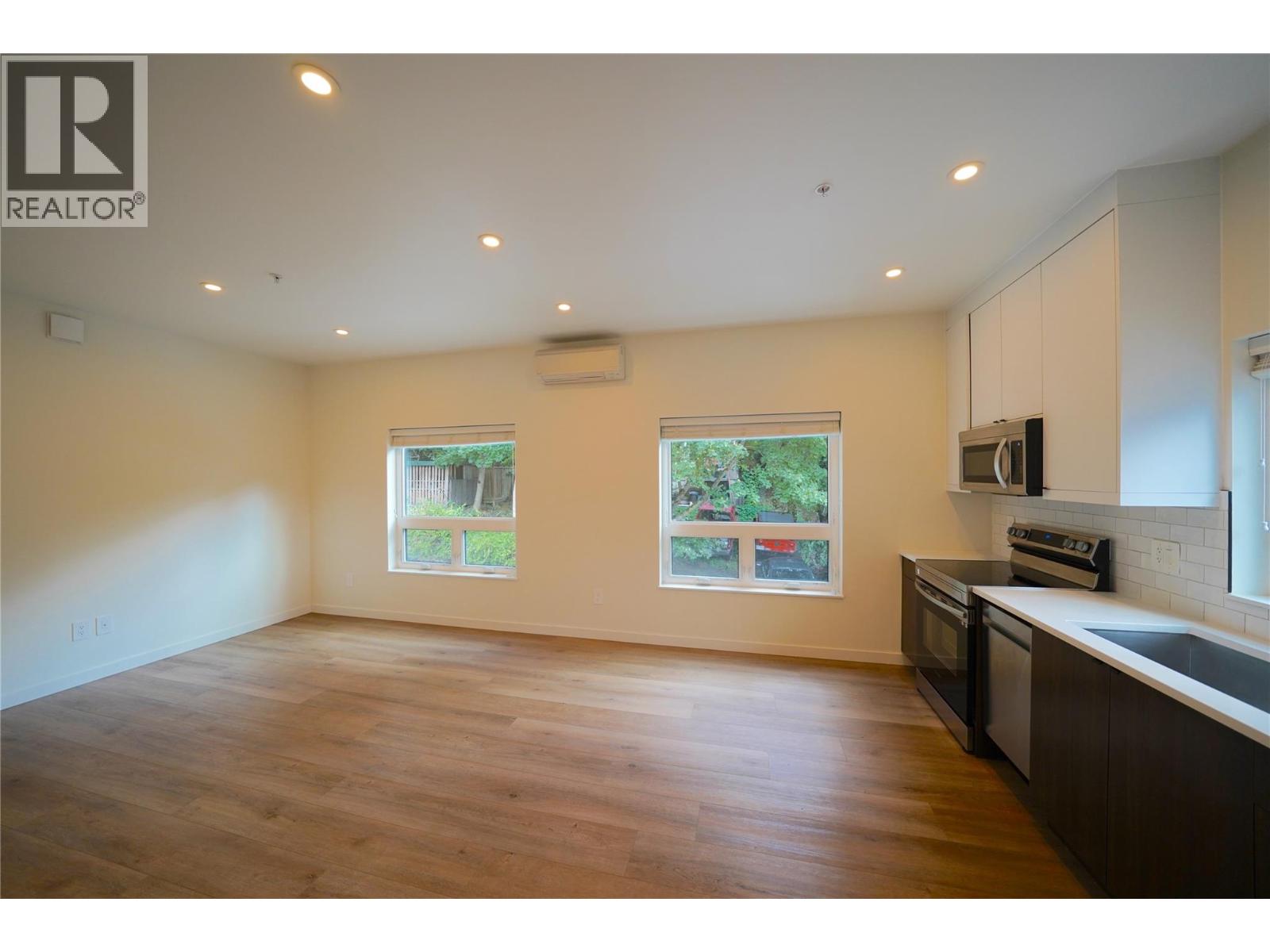 #A 920 Front Street Street - Image 9