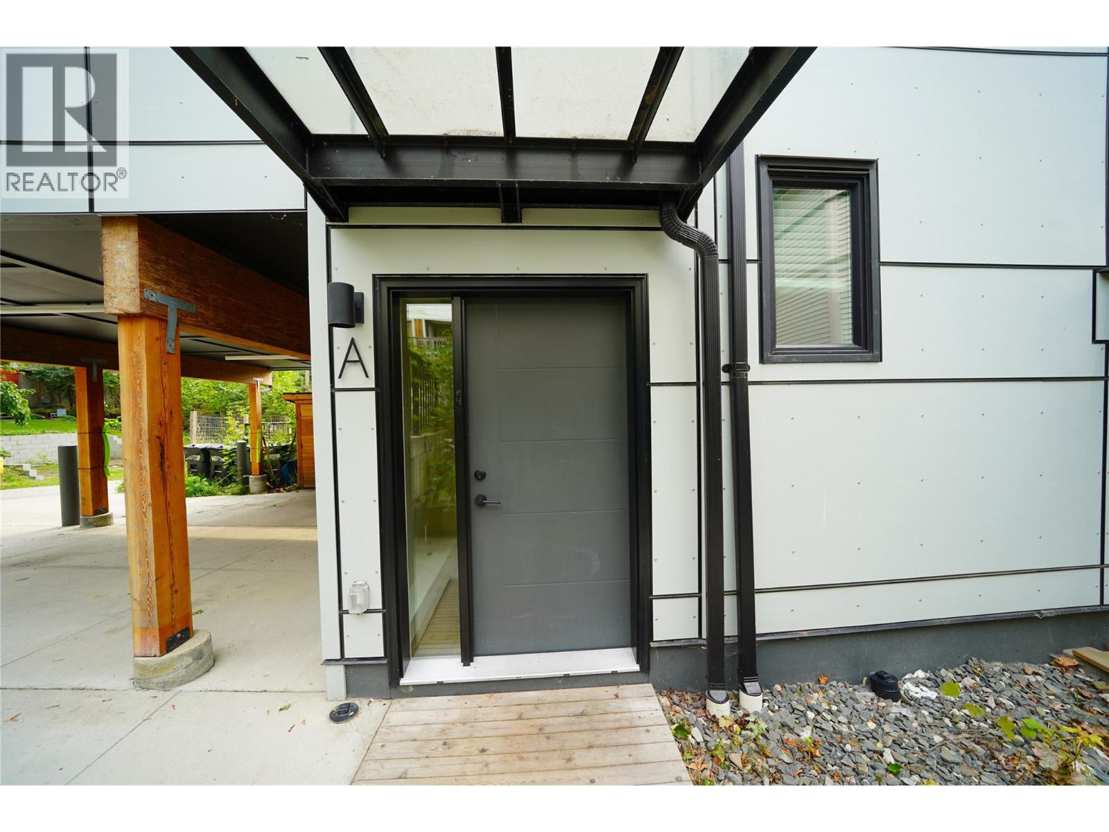 #A 920 Front Street Street - Image 4