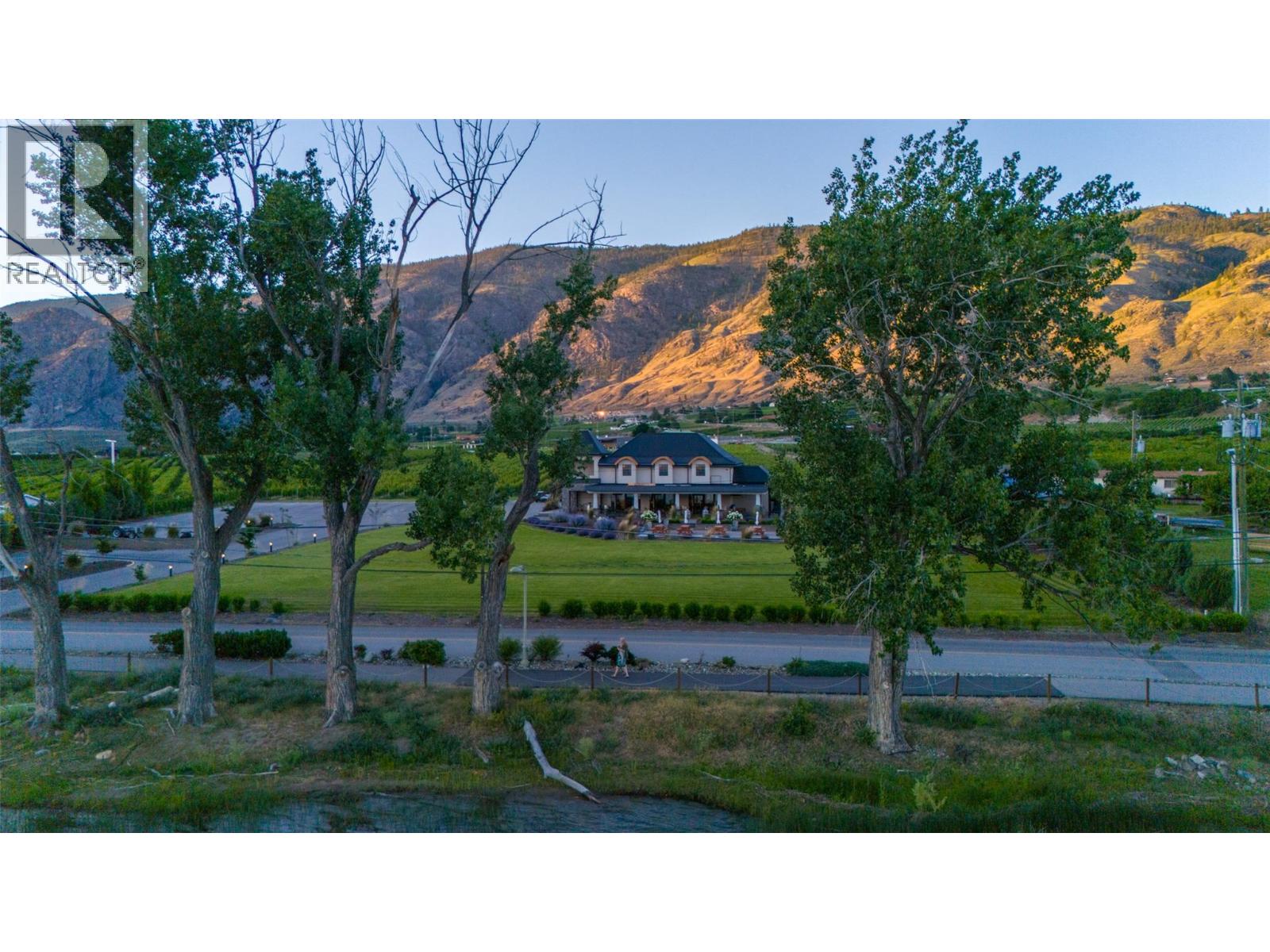 5221 45 Street, Osoyoos