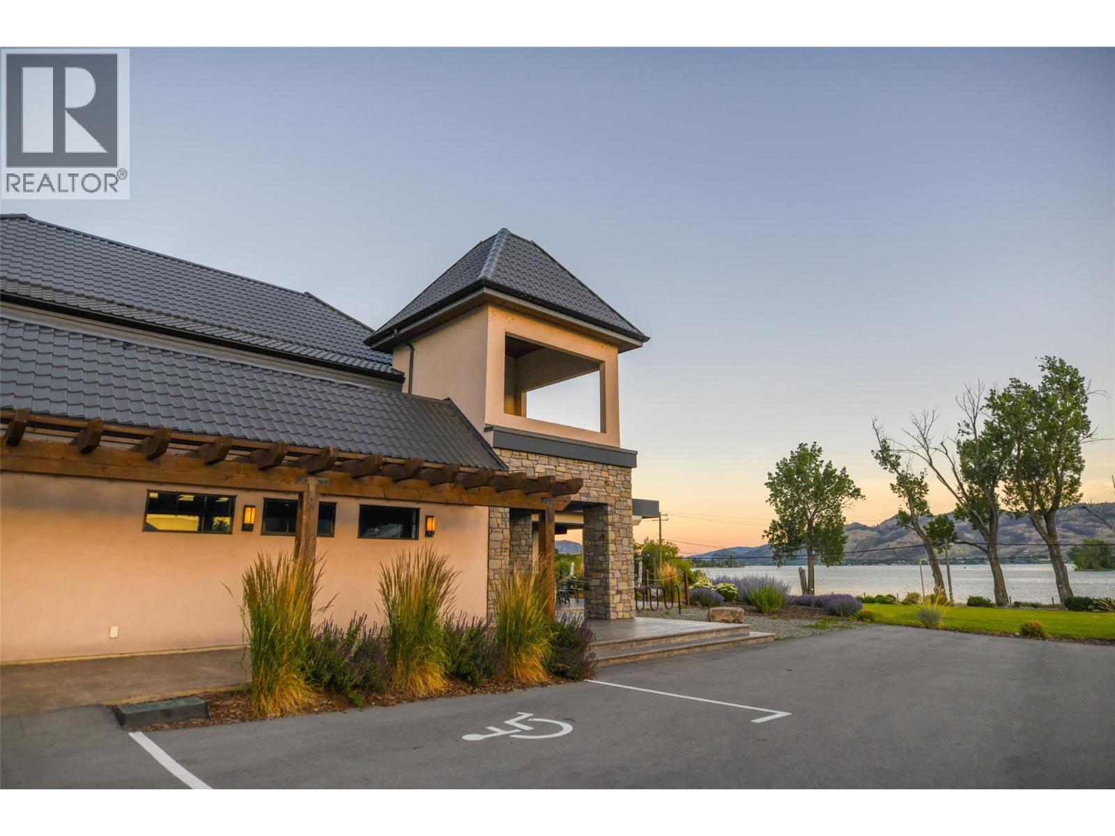 5221 45 Street, Osoyoos