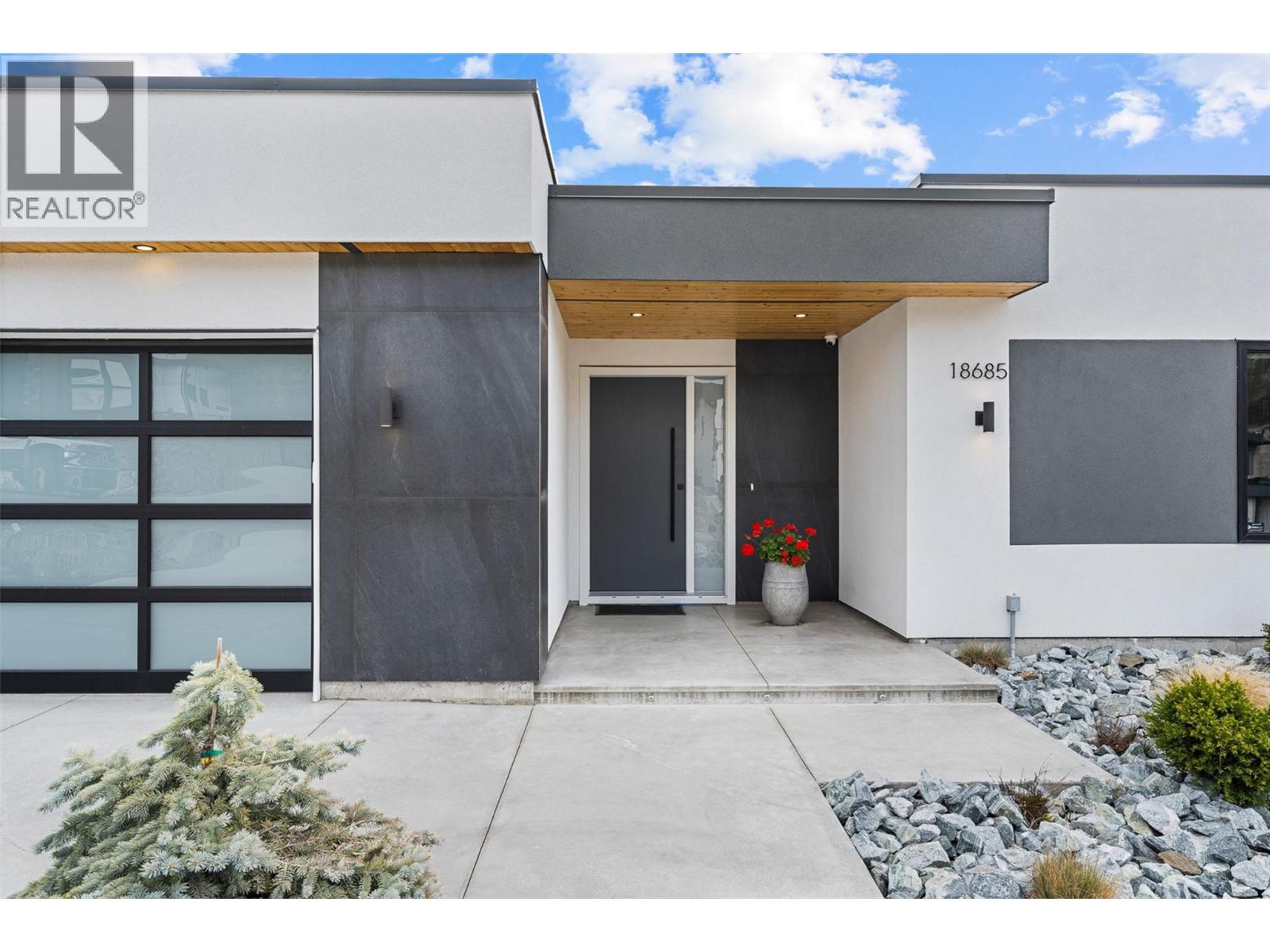 18685 Sanborn Place, Summerland