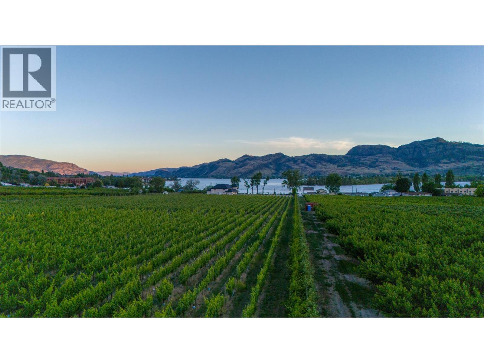 5221 45 Street, Osoyoos