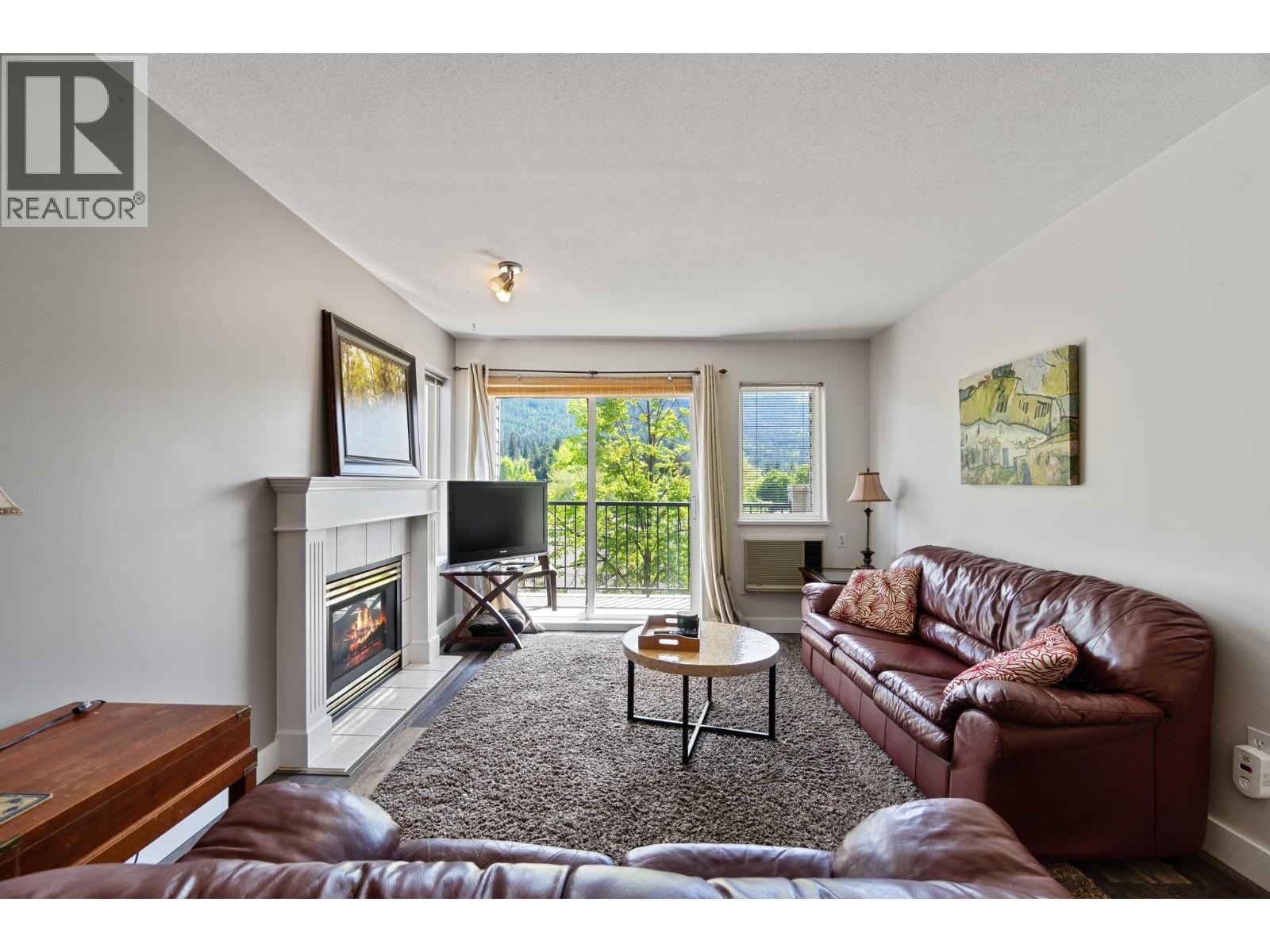 #207 650 3 Street - Image 4