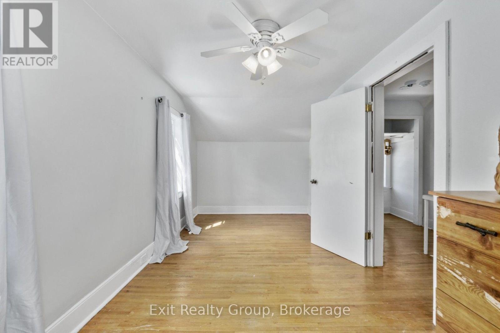 125 QUEEN STREET - 42