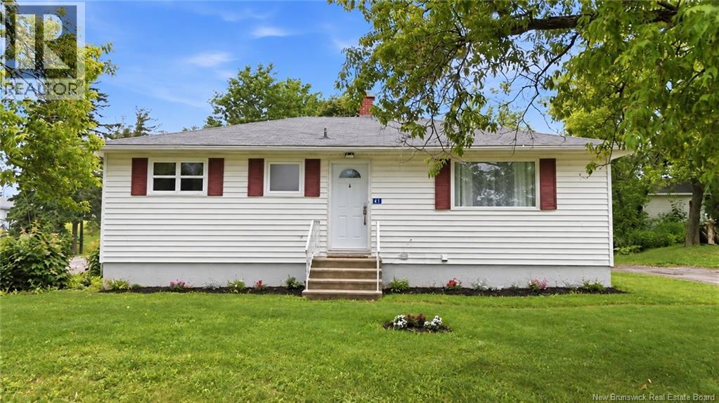 Property for sale at 41 Highlandview Road