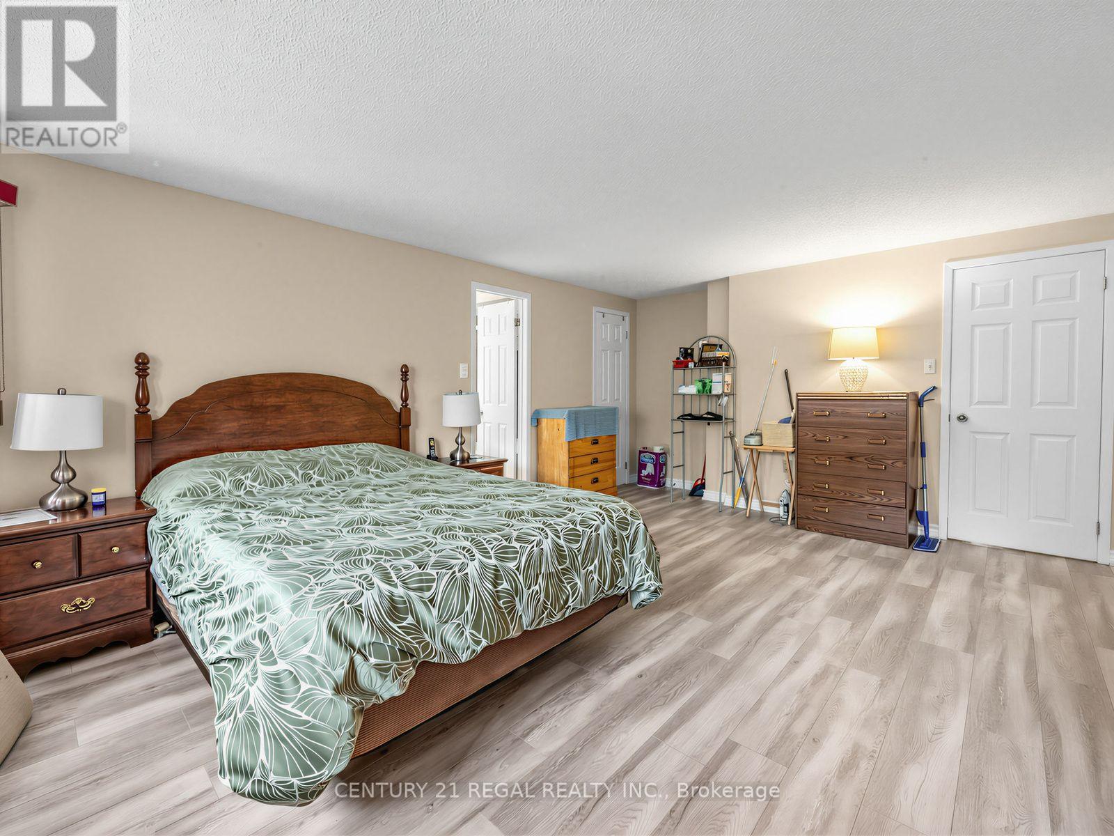 41 COE DRIVE - 19