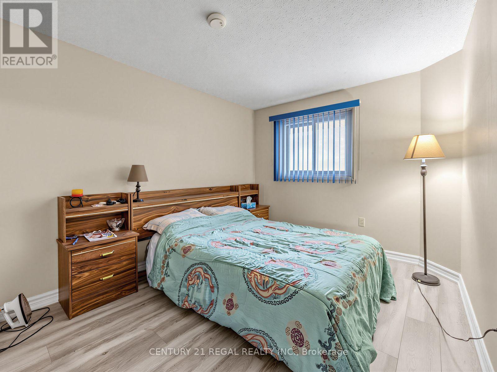41 COE DRIVE - 21