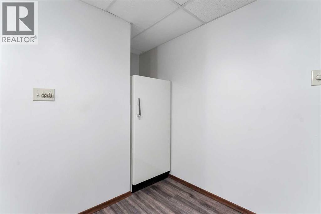 1825 16 Street SE - Image 28
