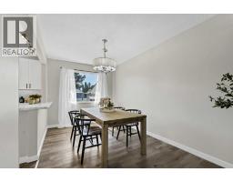 3pc Bathroom - 1825 16 Street Se, Medicine Hat, AB T1A7J8 Photo 11