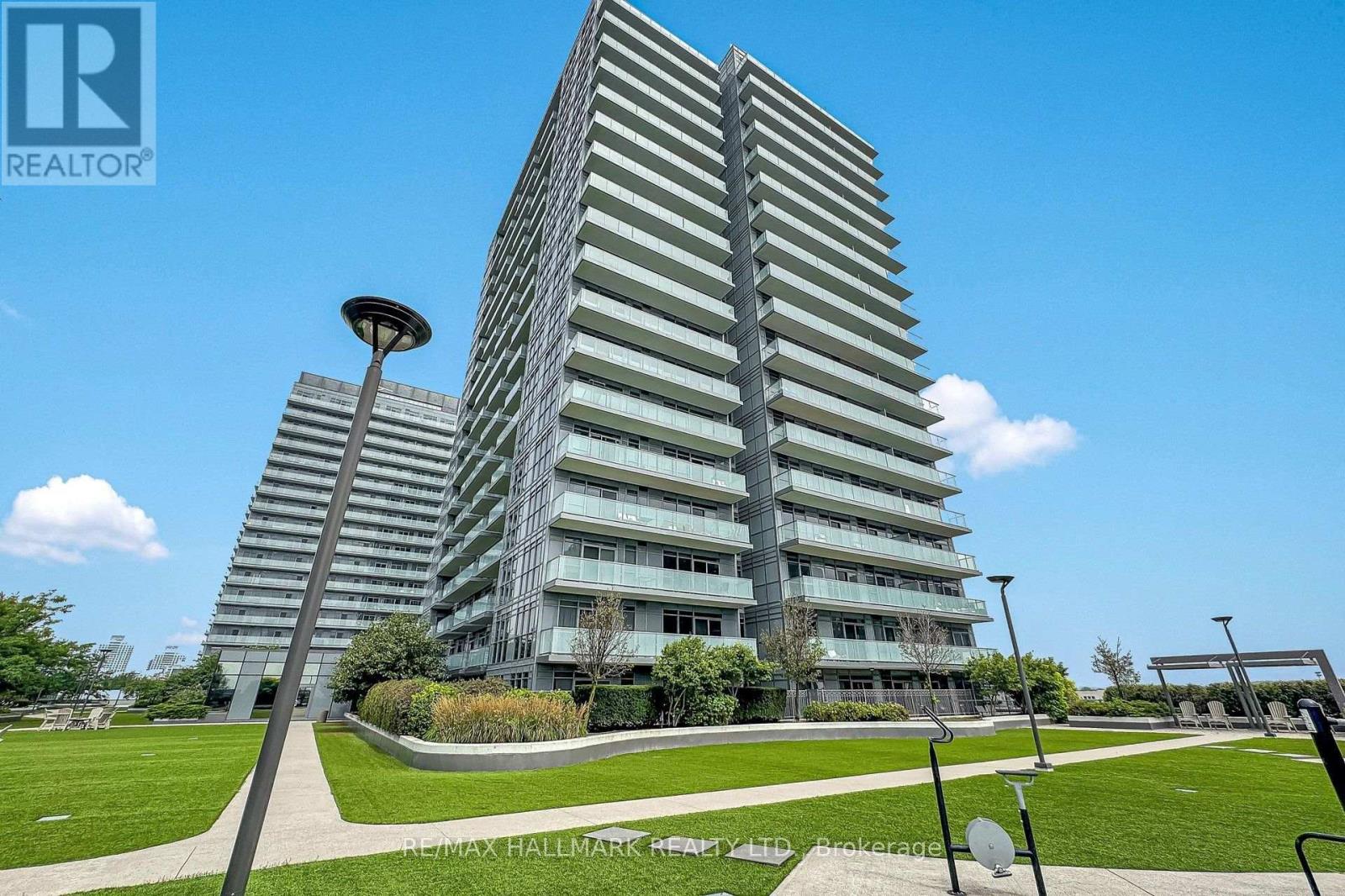 #PH 10 55 ONEIDA CRESCENT - 24
