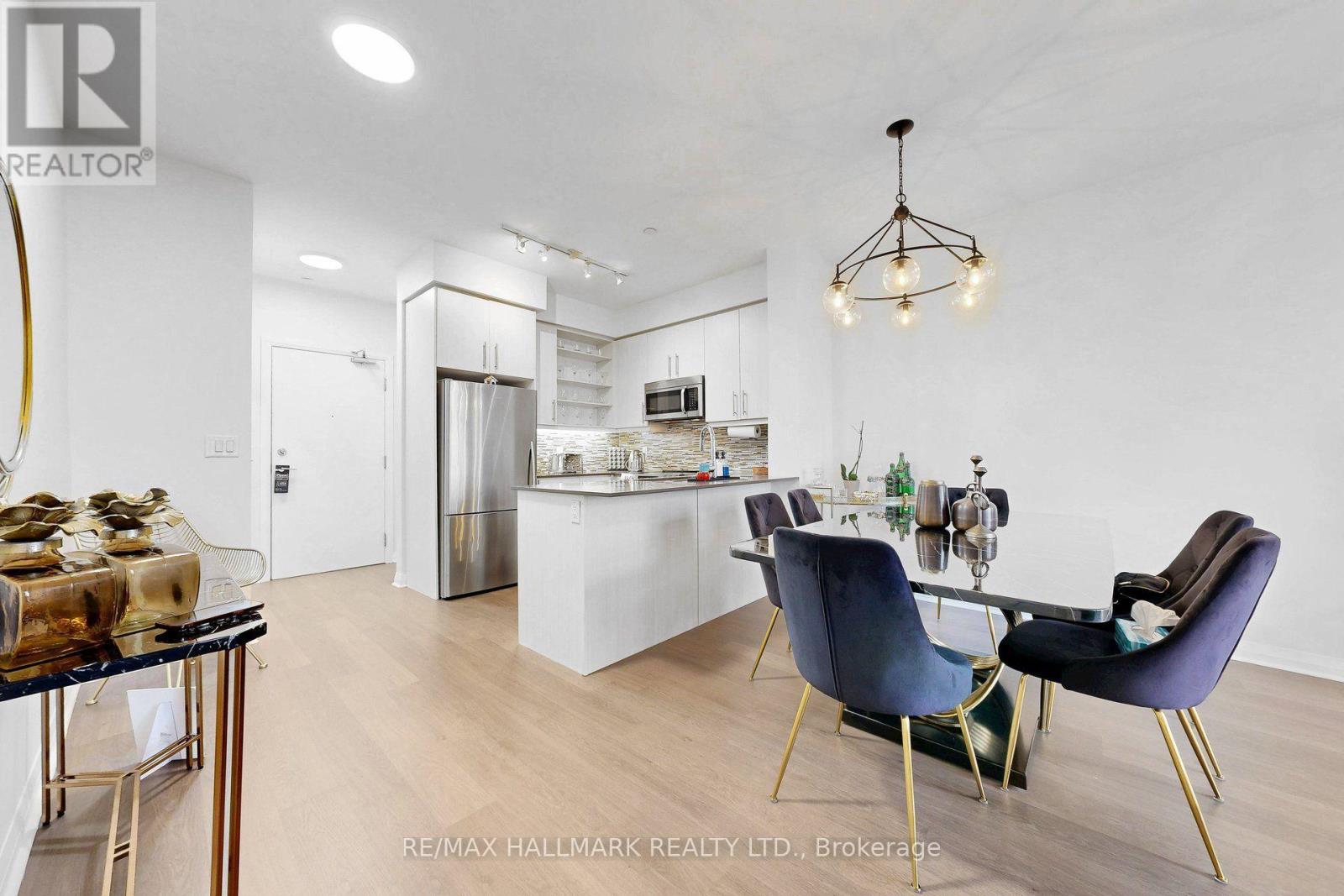 #PH 10 55 ONEIDA CRESCENT - 5